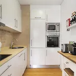 Whome Boho-chic Santos Apartment: Industriais 7 리스본